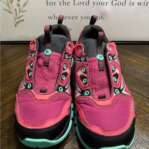 Merrell Bright Red Performance Footwear Women SZ 10- Box11
